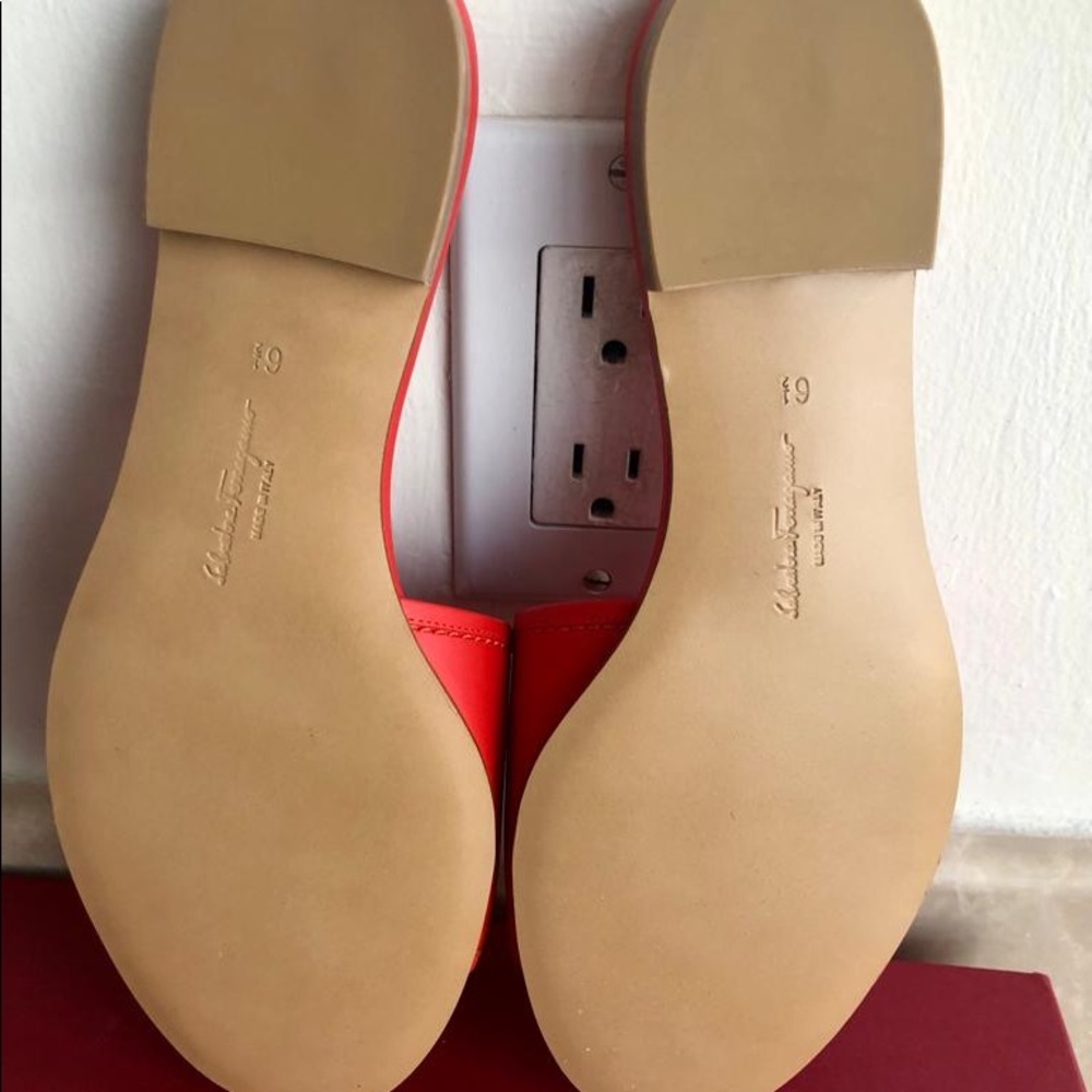 Ferragamo sandals NWT - Picture 5 of 6